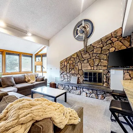 Ski View Lodge At Copper Junction